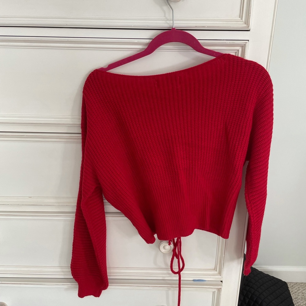 Size small SEEK cropped red sweater - Picture 2 of 2